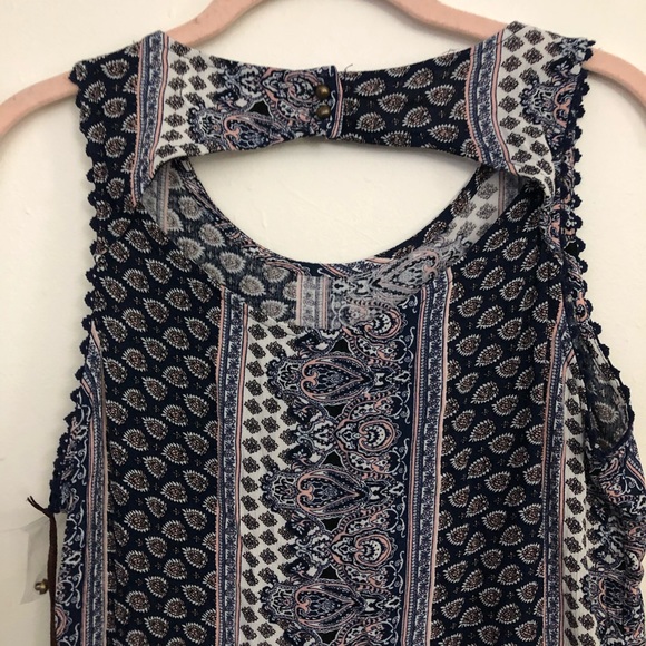 Top - Picture 4 of 4